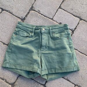 Universal Thread high waist green  Shorts size 00